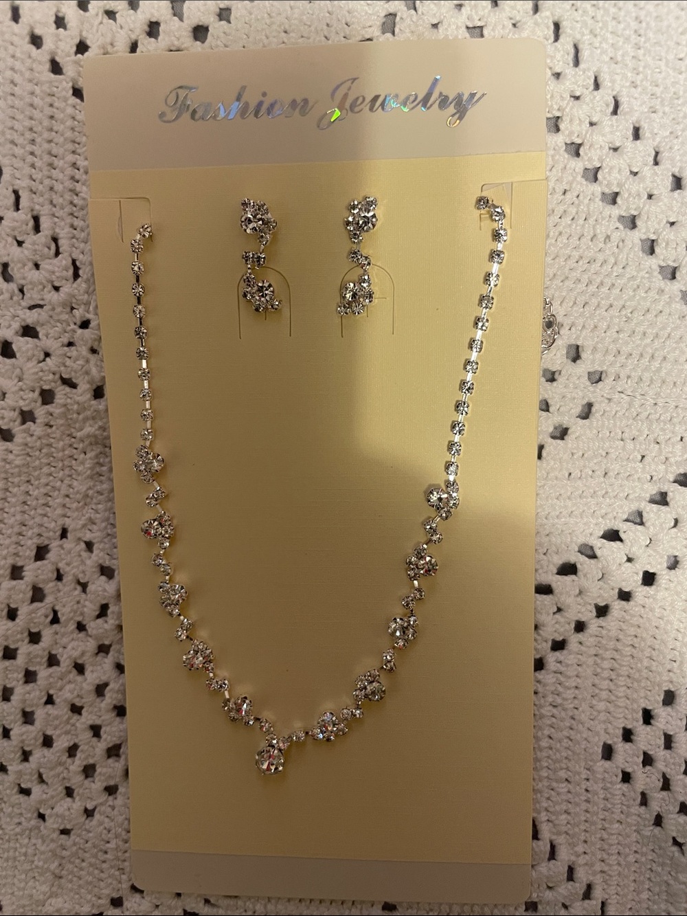 Fashion Jewelry Silver Crystal Pendant Necklace with Drop Earrings